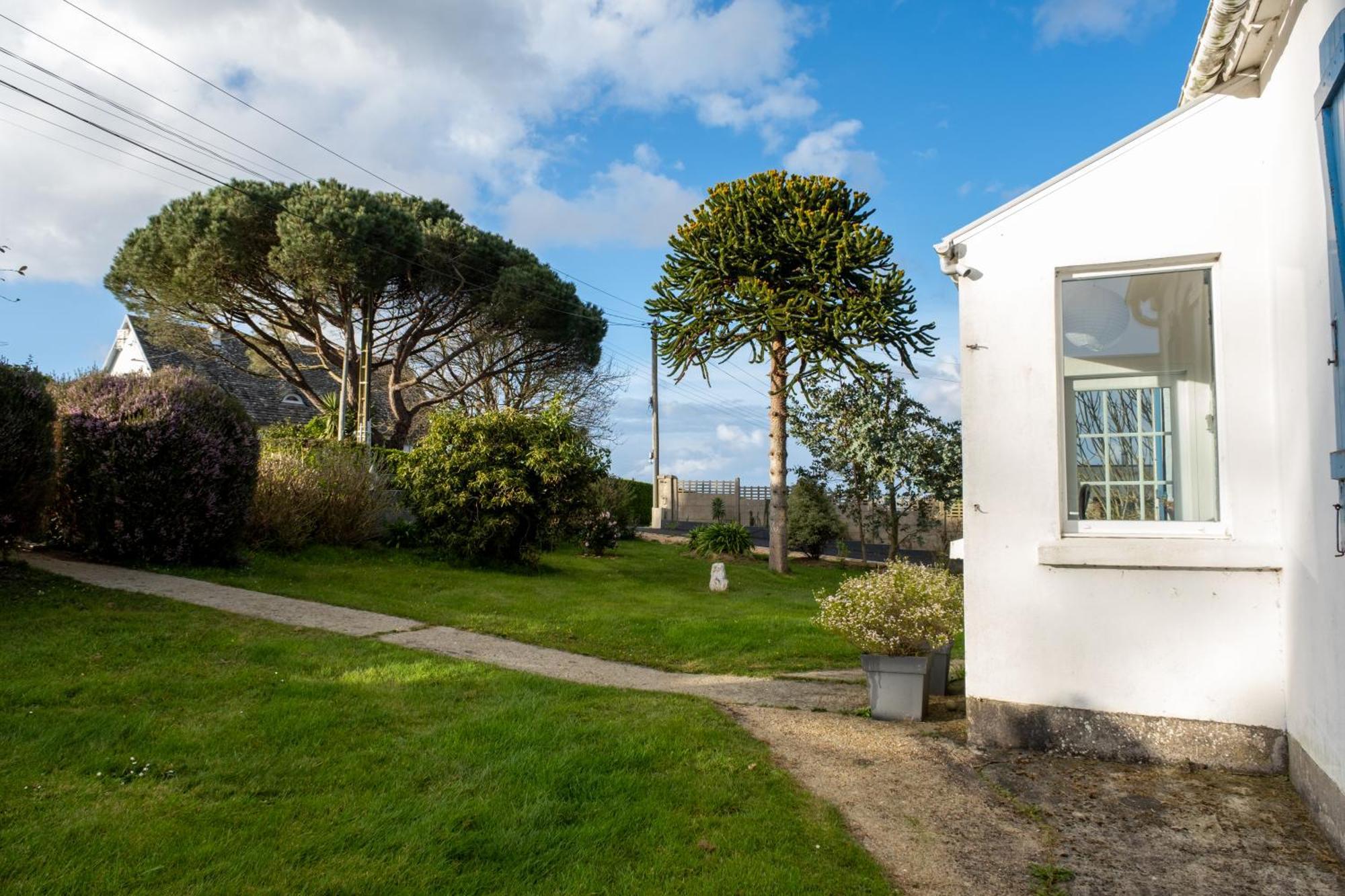 La Maison Aux Volets Bleus A 300M De La Plage Locquirec Exterior foto